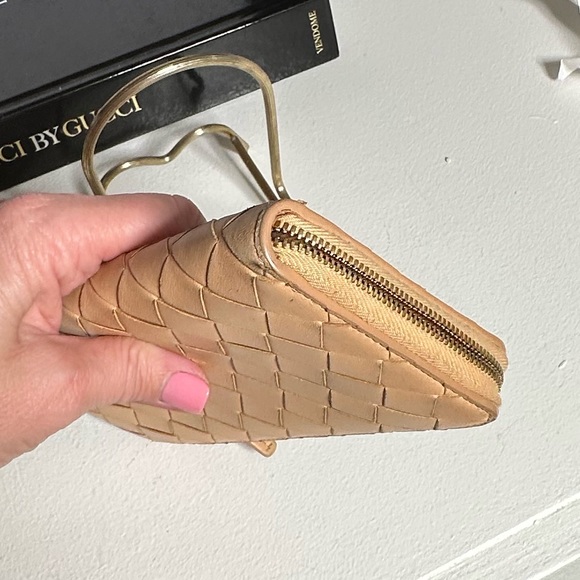 Low Start Bottega Veneta Women’s Wallet - Picture 12 of 13